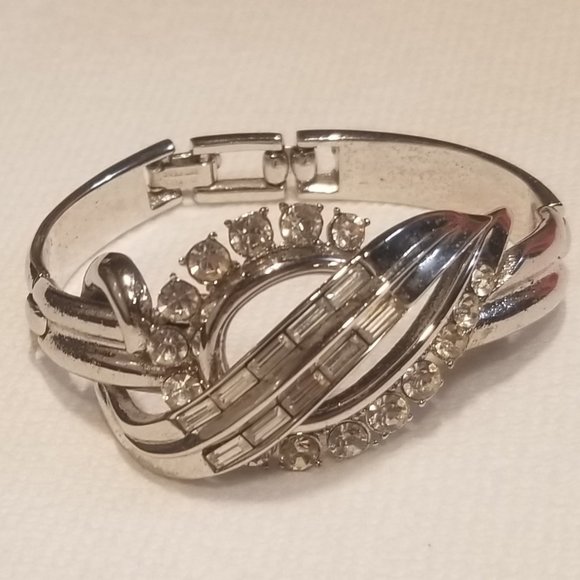 Dazzling mid-century signed Trifari bracelet - Picture 8 of 13